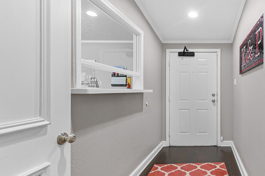 More Photos Of 9949 Clodine Rd, Richmond Office For Sale