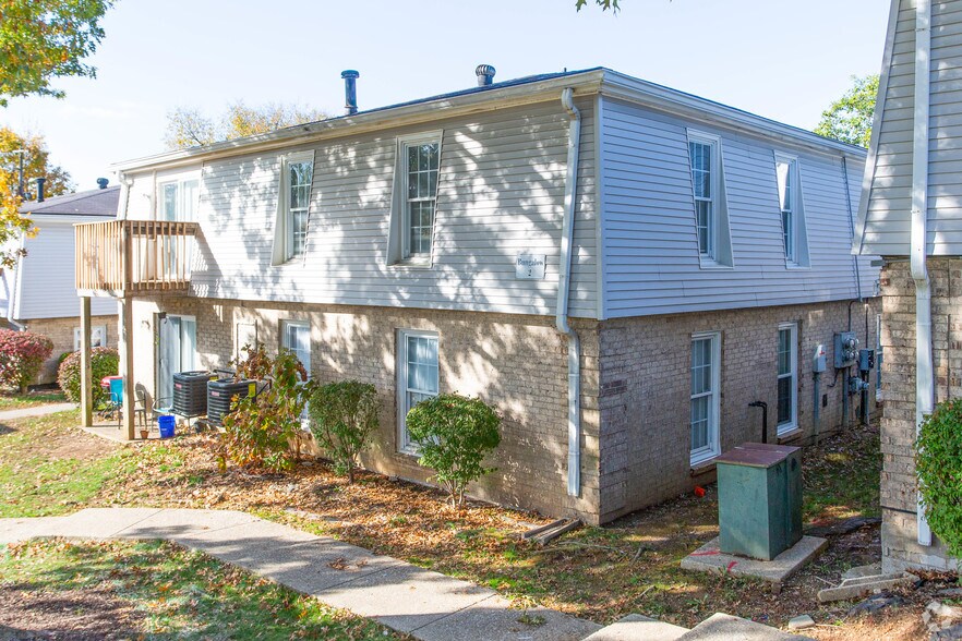 More Photos Of 2400 Woodhill Dr, Lexington Apartments For Sale