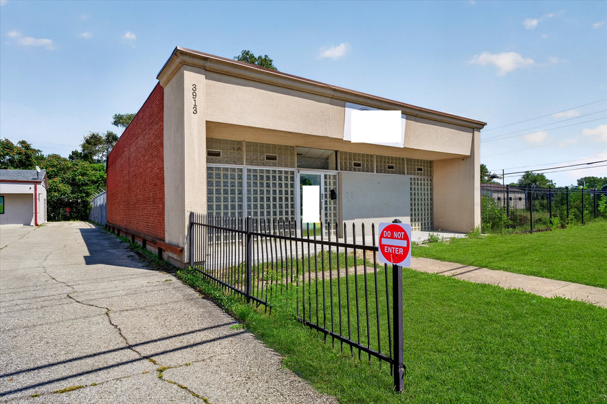 More Photos Of 3913 N Keystone Ave, Indianapolis Office For Sale