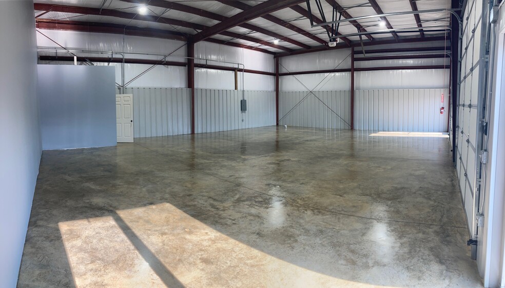 More Photos Of 2431 Washington Avenue, Jonesboro Light Distribution For Lease