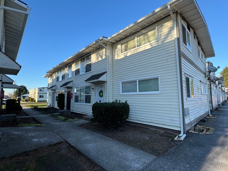 More Photos Of 255 Beech St, Longview Apartments For Sale