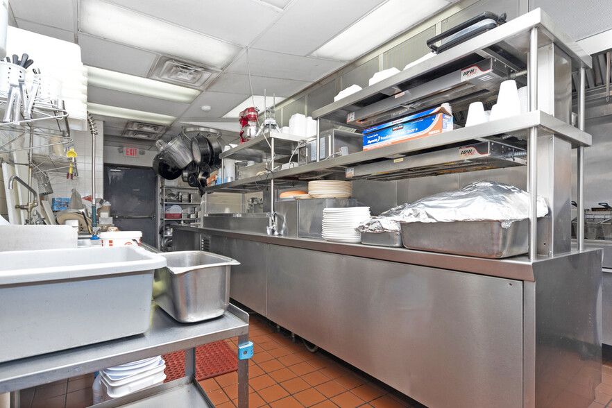 More Photos Of 1015 E Ogden Ave, Naperville Fast Food For Sale