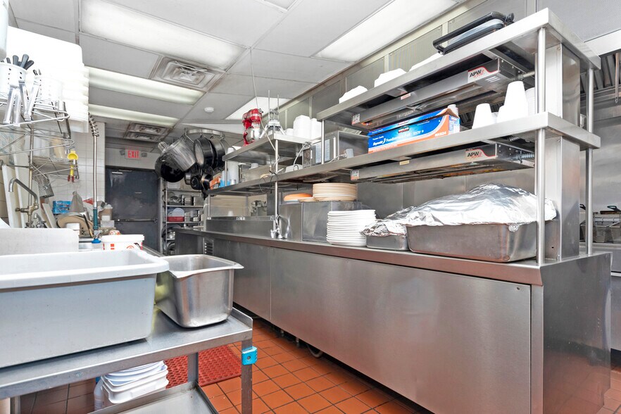 More Photos Of 1015 E Ogden Ave, Naperville Fast Food For Sale