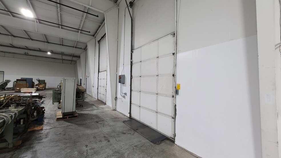 More Photos Of 4925-4931 Indian School Rd NE, Salem Warehouse For Lease