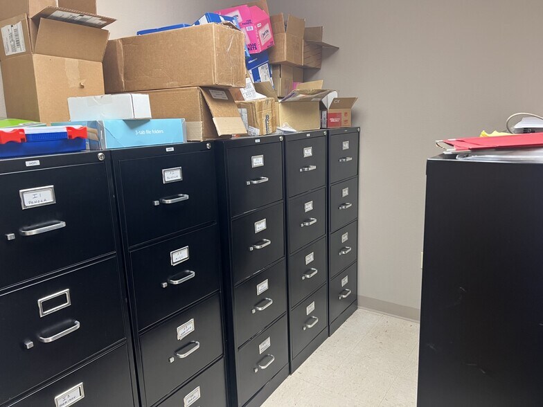 More Photos Of 307 E Main St, Hallsville Light Distribution For Lease