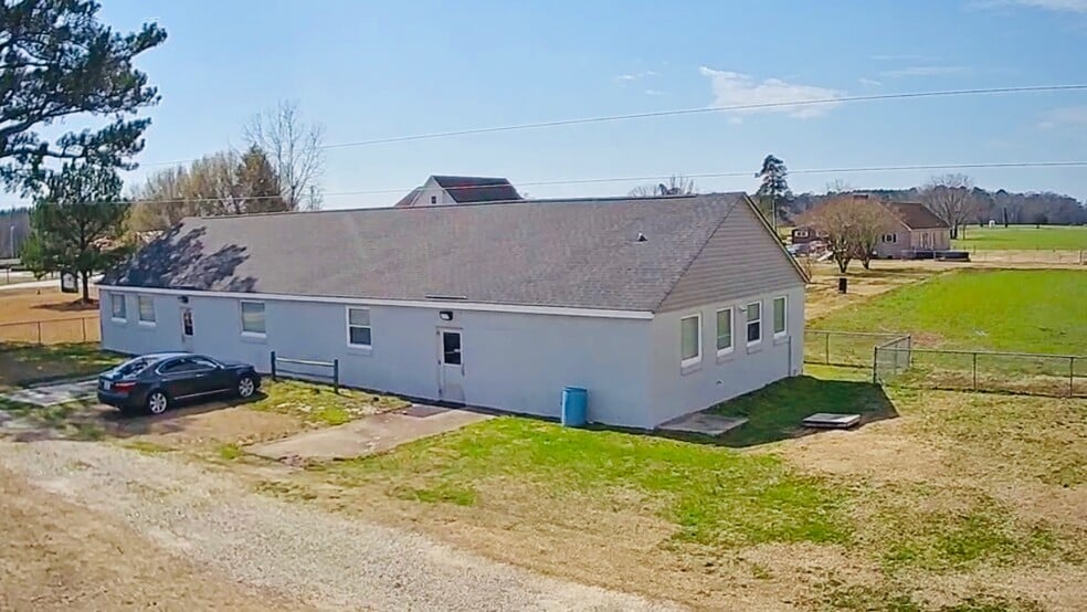 More Photos Of 2677 NC-903 Hwy, Stokes Sports And Entertainment For Sale