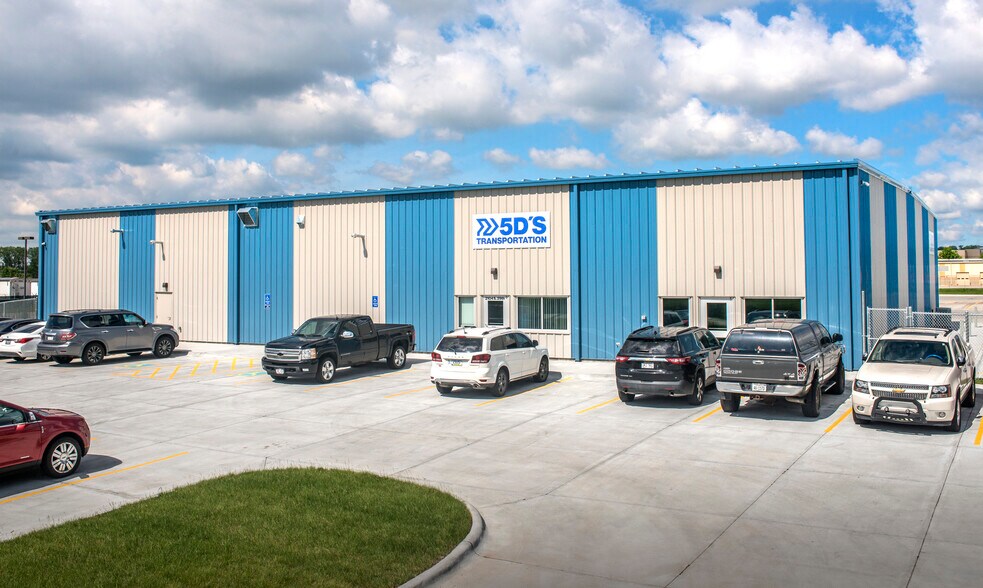 Primary Photo Of 2104 S 29th St, Council Bluffs Warehouse For Sale