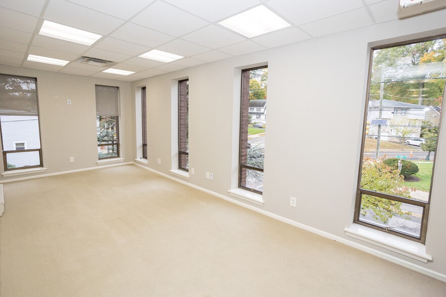 More Photos Of 179 S Maple Ave, Ridgewood Office For Sale