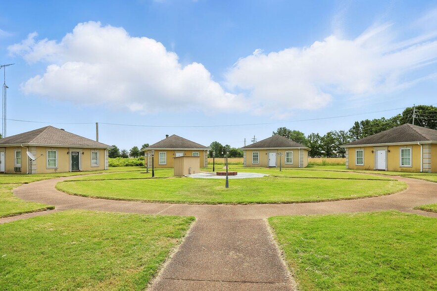 More Photos Of 4325 Casino Center Dr, Robinsonville Apartments For Sale