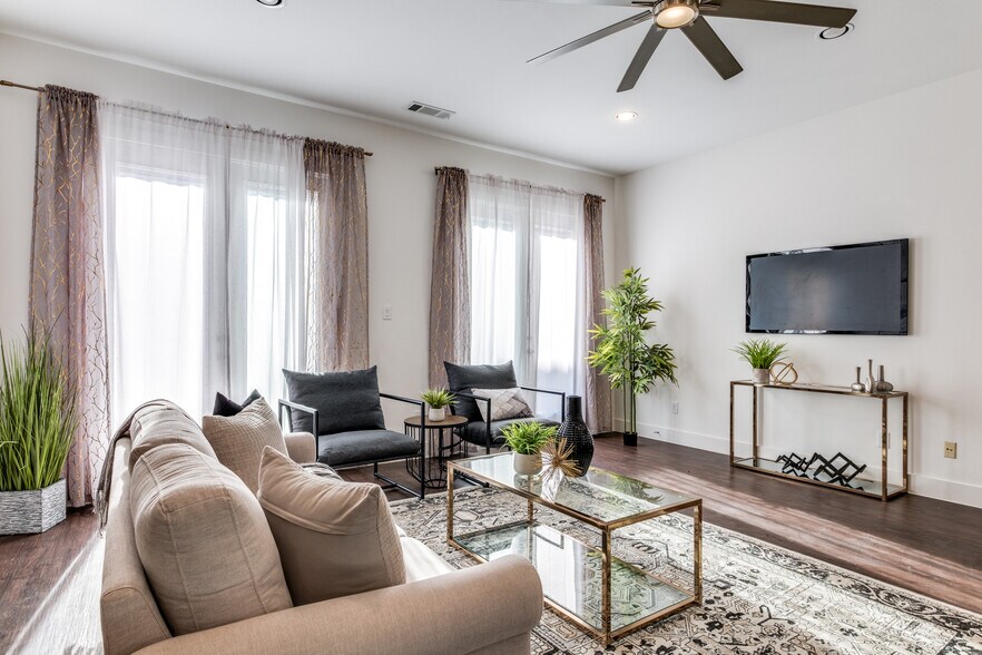 More Photos Of 2513 El Camino Ln, Dallas Specialty For Sale
