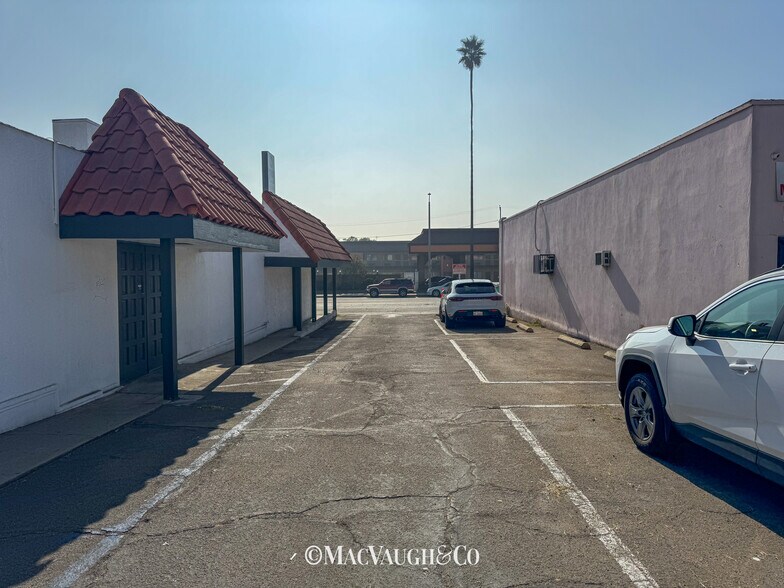 More Photos Of 3589 Colorado Blvd, Pasadena Restaurant For Lease