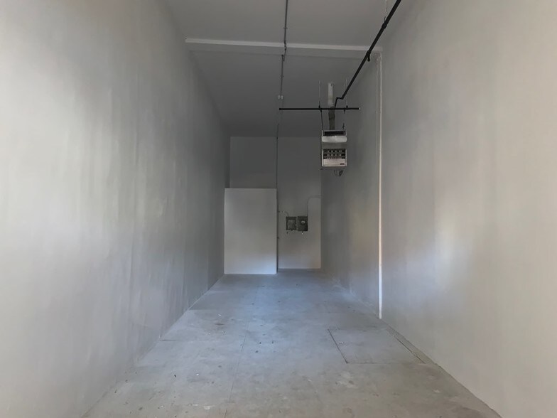 More Photos Of 1584 Jerome Ave, Bronx General Retail For Lease