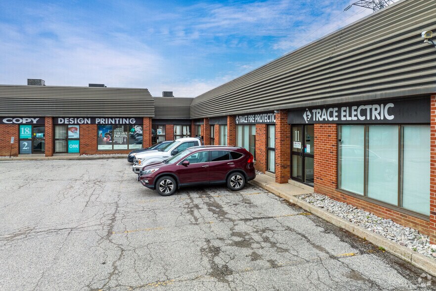 More Photos Of 825 Denison St, Markham Light Distribution For Lease