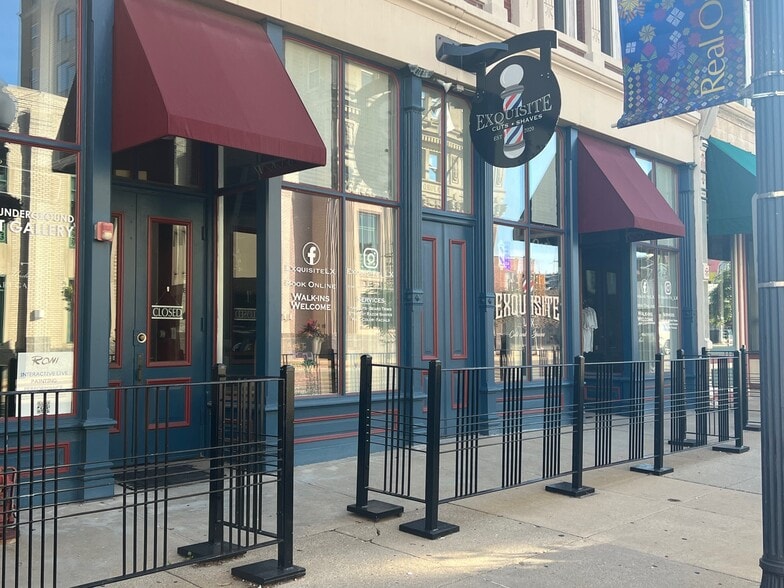 More Photos Of 418-420 E State St, Rockford Storefront For Lease