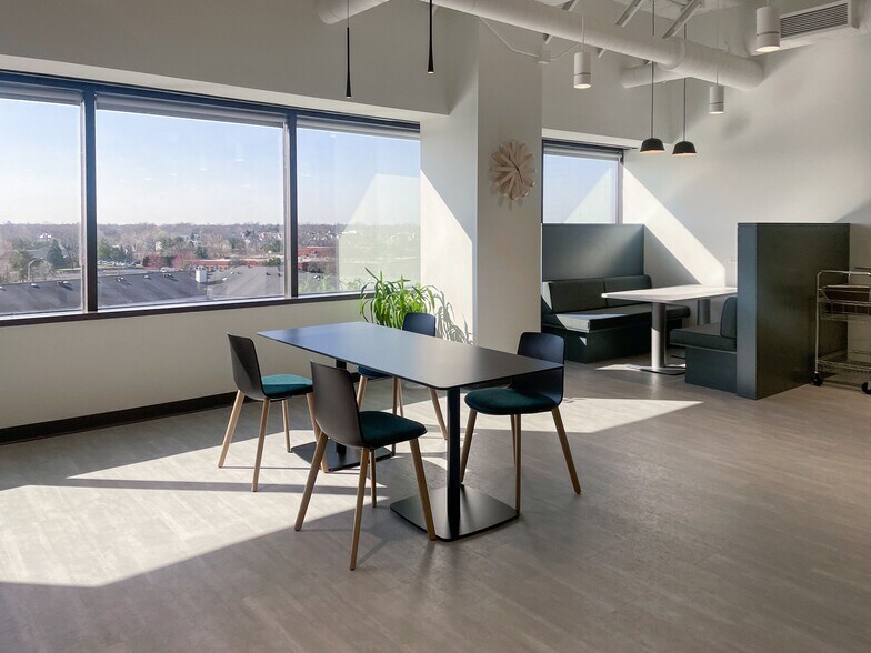 More Photos Of 999 Oakmont Plaza Dr, Westmont Coworking Space