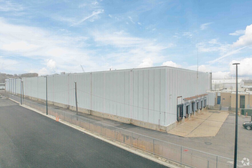 More Photos Of 201 Beacham St, Everett Refrigeration Cold Storage For Lease