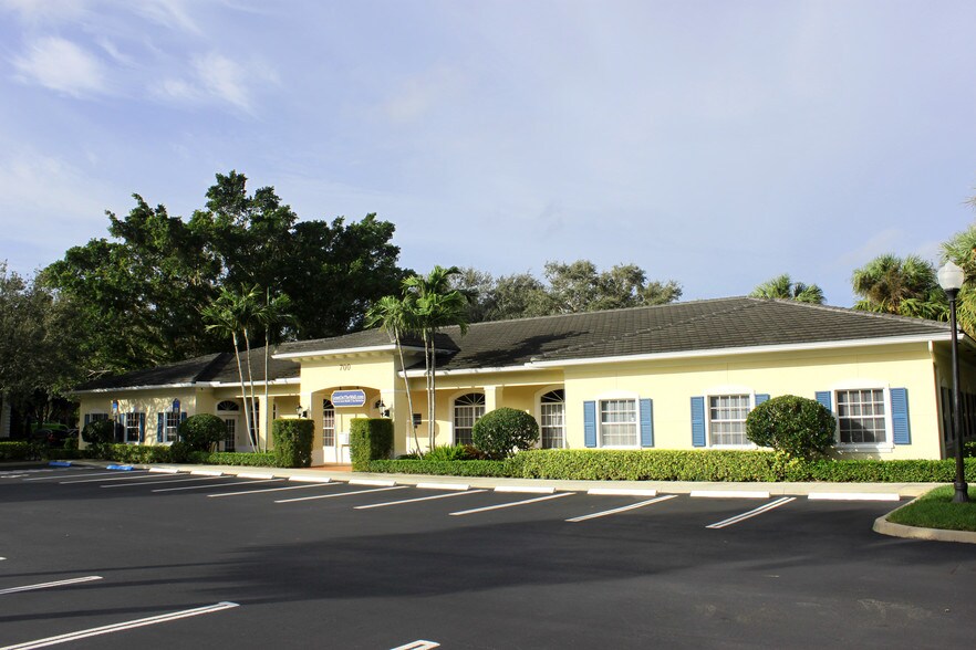 More Photos Of 700 Village Square Crossings, Palm Beach Gardens Office For Sale