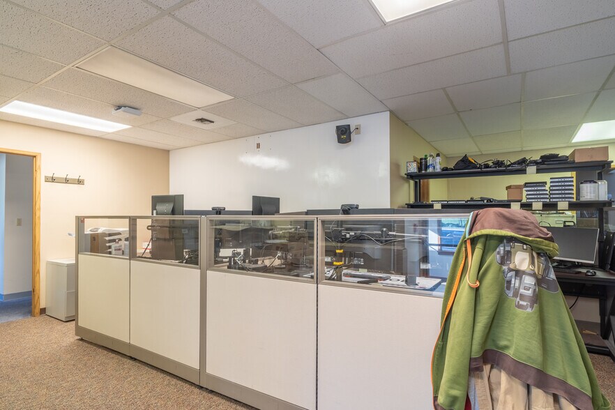 More Photos Of 660 S Coolidge St, Moses Lake Office For Sale