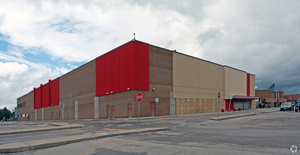 More Photos Of 785 Wonderland Rd S, London Freestanding For Lease