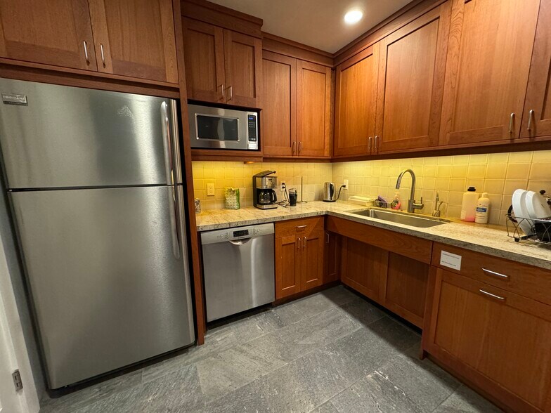 More Photos Of 42 Miller Ave, Mill Valley Office Residential For Sale