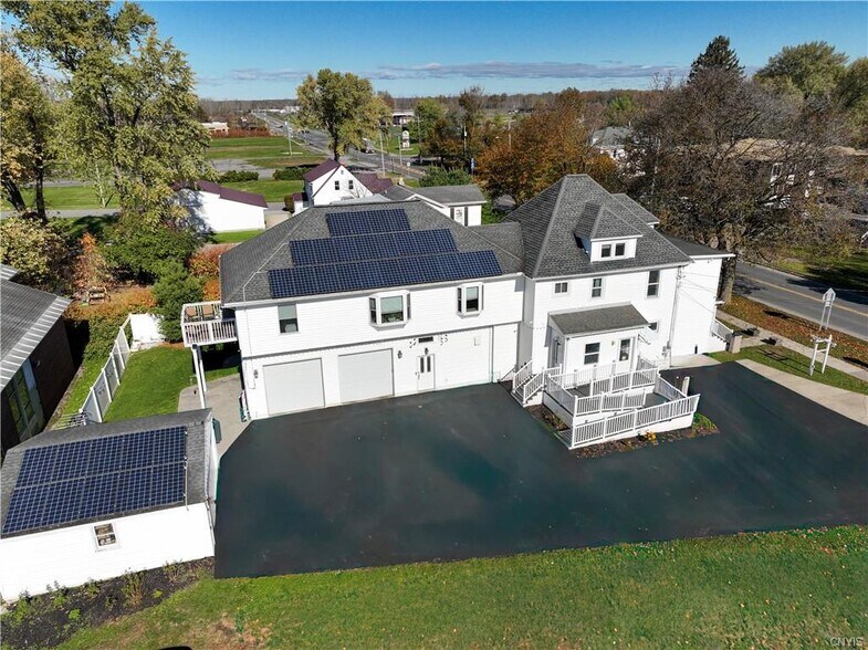 More Photos Of 337 N Peterboro St, Canastota Flex For Sale