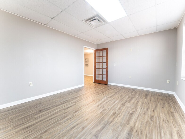 More Photos Of 951 Worthington Woods Loop Rd, Columbus Medical For Lease