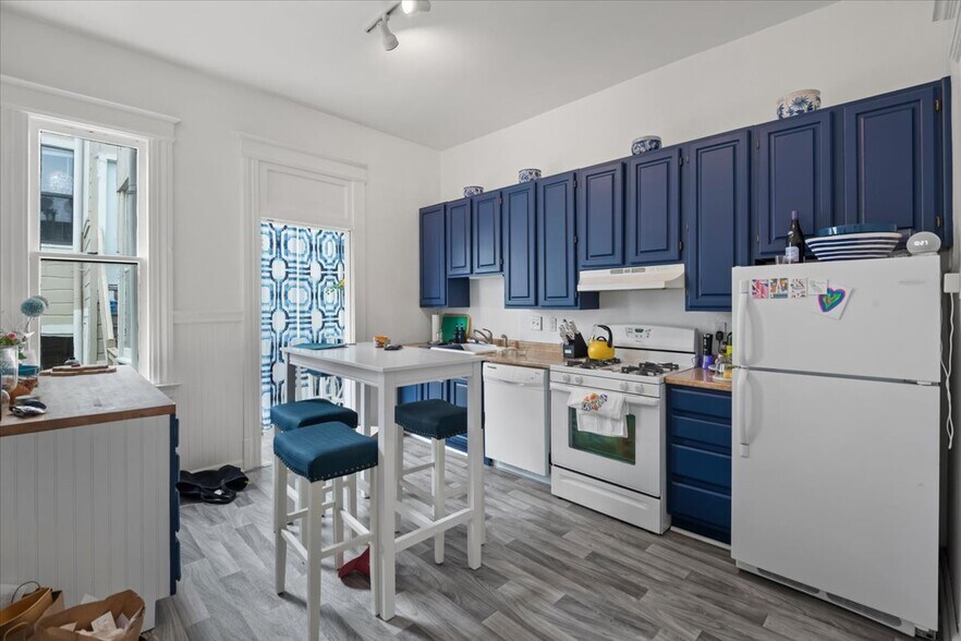 More Photos Of 1067 Union St, San Francisco Multifamily For Sale