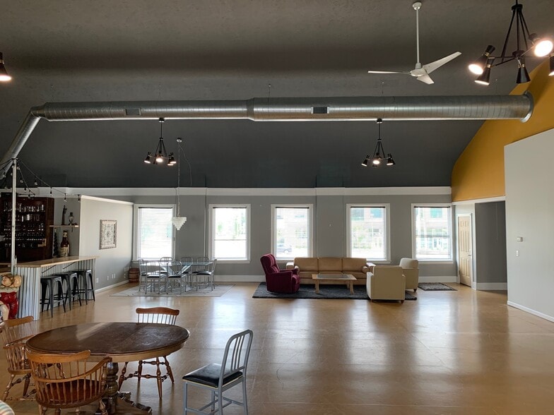 More Photos Of 17 Seward Ave NW, Grand Rapids Medical For Lease