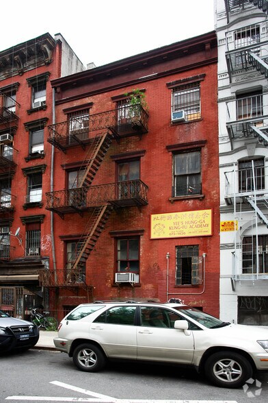 More Photos Of 197 Henry St, New York Office For Sale