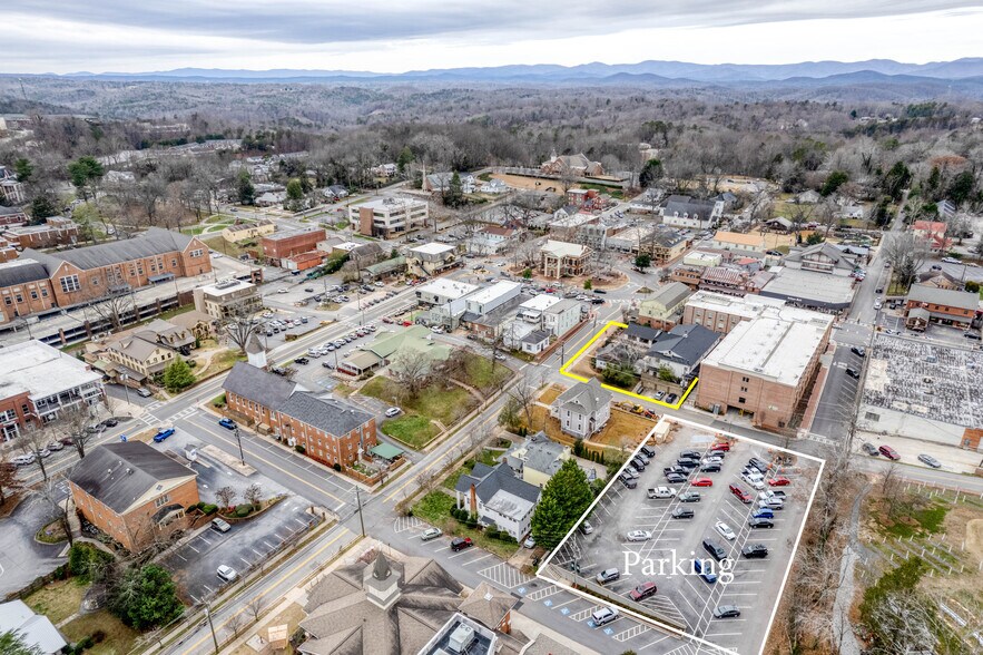 More Photos Of 27 S Park St, Dahlonega Hotel For Sale