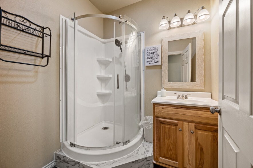 More Photos Of 204 County Road 4225, Bonham Industrial For Sale