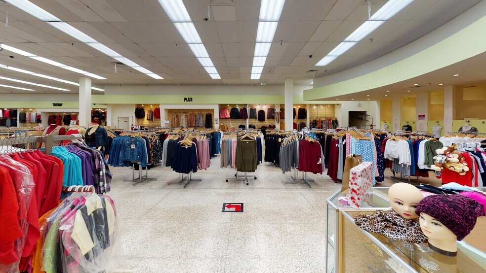 More Photos Of 960 S Santa Fe Ave, Vista Storefront For Sale
