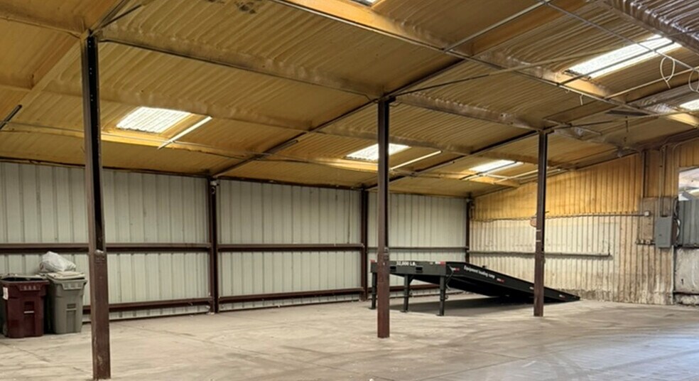 More Photos Of 810 S 7th St, Omaha Industrial For Sale