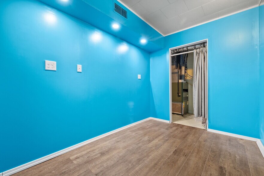 More Photos Of 306 College St, Greenfield Office For Sale