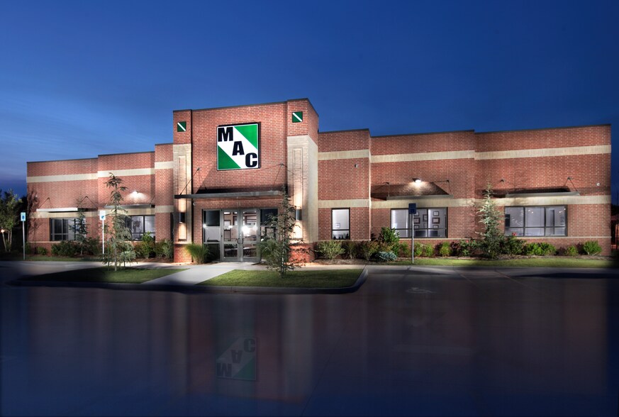 More Photos Of 25 NW 146th St, Edmond Medical For Lease