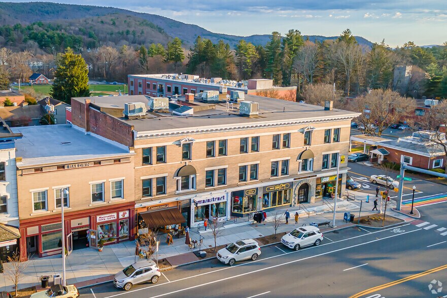 More Photos Of 321-323 Main St, Great Barrington Office For Lease