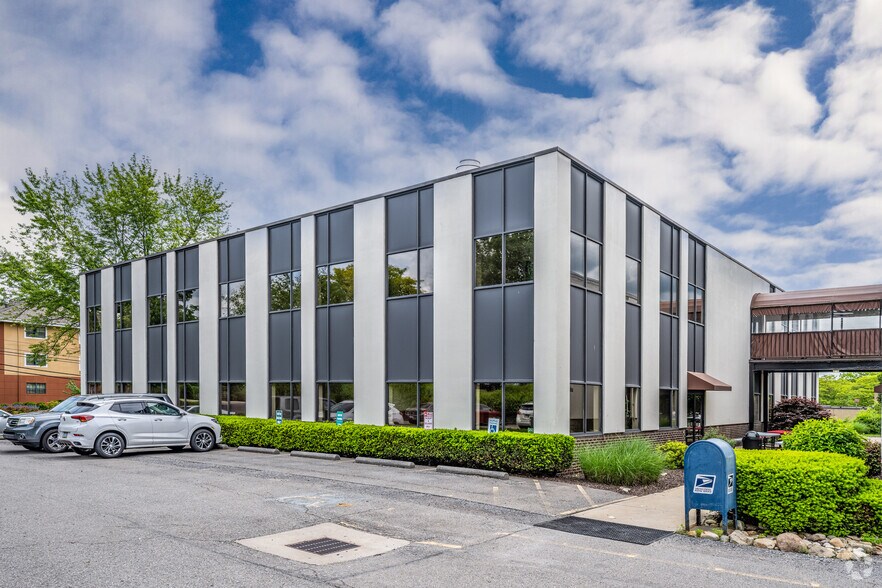 Primary Photo Of 600 N Bell Ave, Carnegie Office For Lease