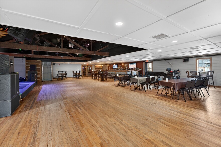 More Photos Of 1121 Route 12, Frenchtown Bar For Sale