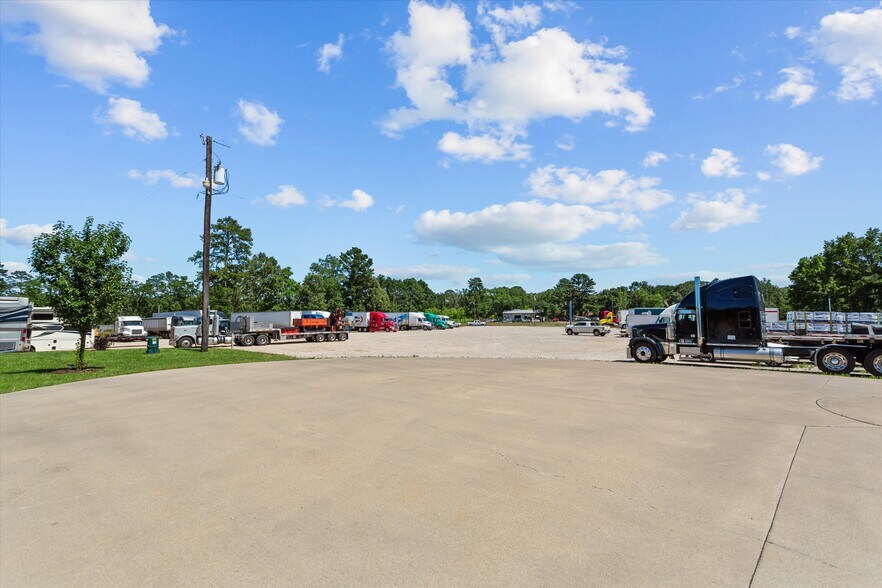 More Photos Of 15844 State Highway 31 W, Tyler Truck Terminal For Sale