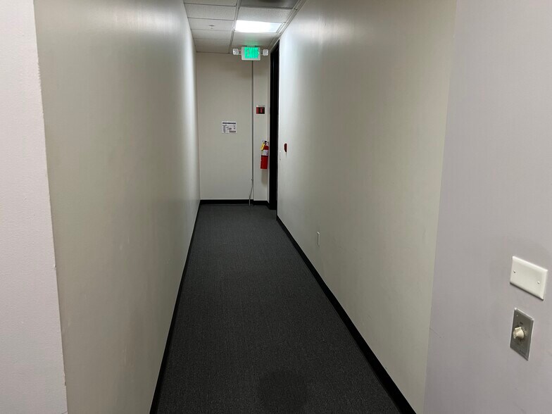 More Photos Of 2710 Media Center Dr, Los Angeles Research And Development For Lease