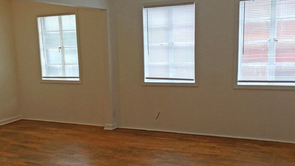 More Photos Of 11056-11070 SE Main St, Milwaukie Storefront Retail Residential For Sale