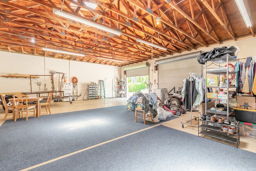 More Photos Of 300 Washington Pl, Ormond Beach Warehouse For Sale