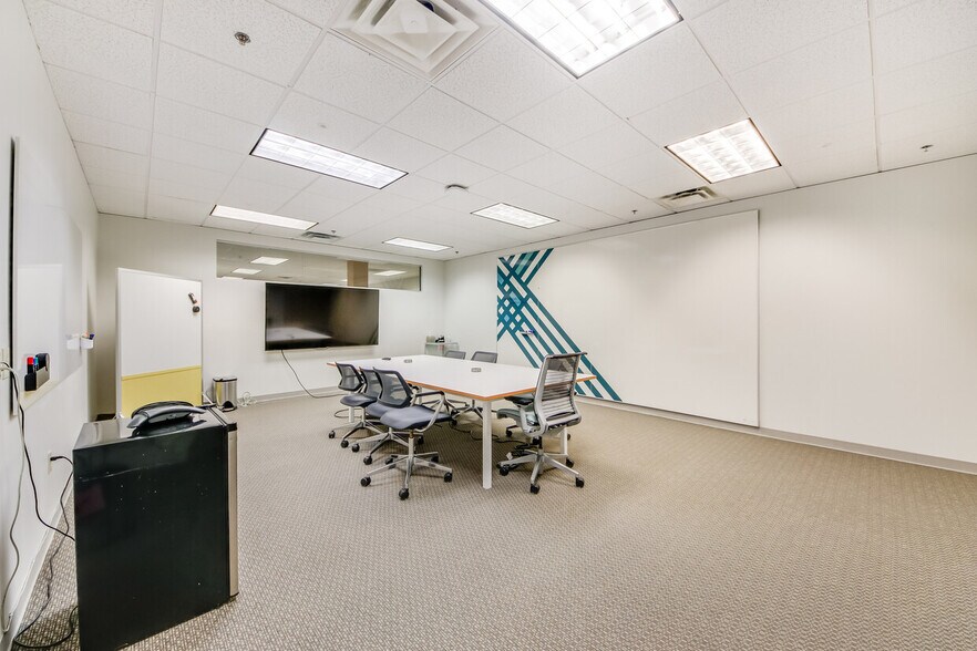 More Photos Of 10700 Abbotts Bridge Rd, Johns Creek General Retail For Lease