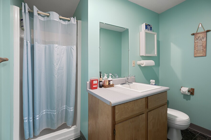 More Photos Of 512-514 6th Ave, Columbia General Retail For Sale