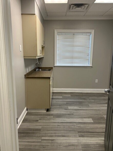 More Photos Of 4749 Berry Blvd, Montgomery Medical For Sale