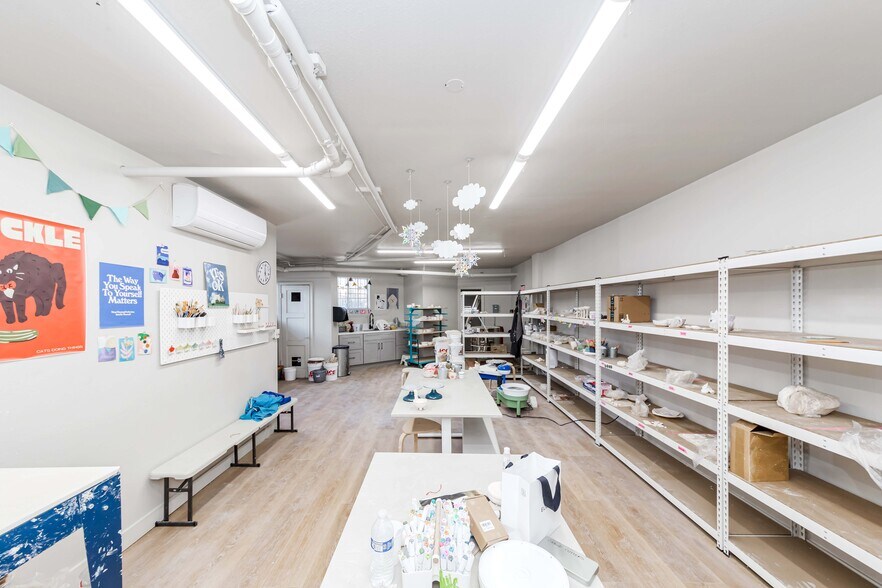 More Photos Of 2870 Foothill Blvd, La Crescenta Office For Sale