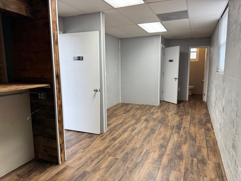 More Photos Of 7010 Doral Dr, Tobaccoville General Retail For Sale