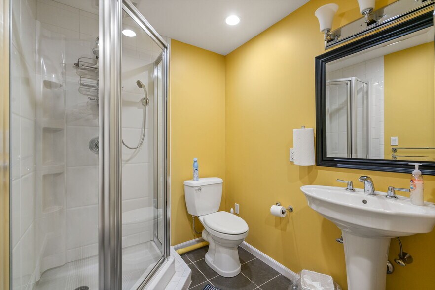 More Photos Of 655 Saw Mill Brook Pky, Newton General Retail For Sale