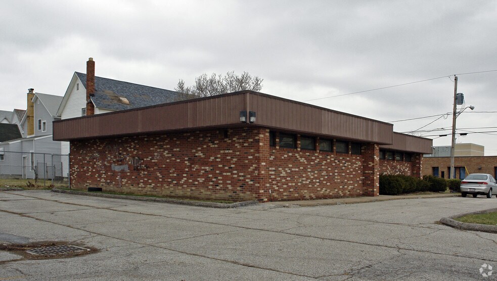 More Photos Of 1930 Reid Ave, Lorain Medical For Sale
