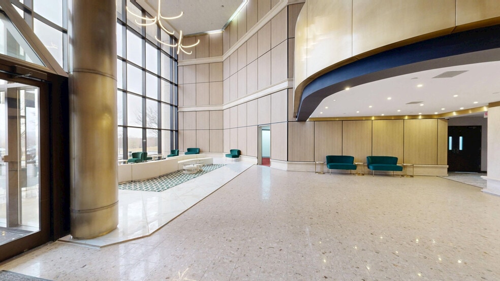 More Photos Of 53 Frontage Rd, Hampton Office For Sale